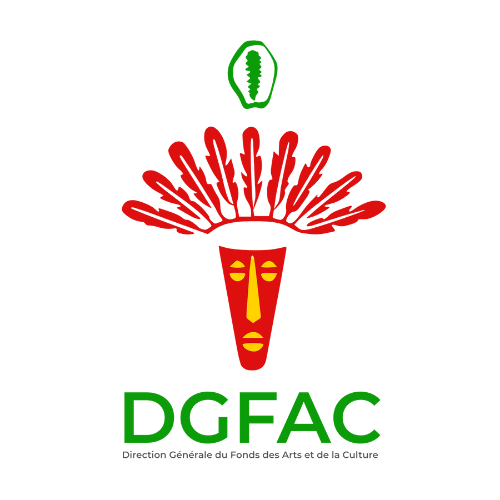 Logo coloré avec un masque rouge orné de plumes rouges au-dessus des lettres vertes DGFAC